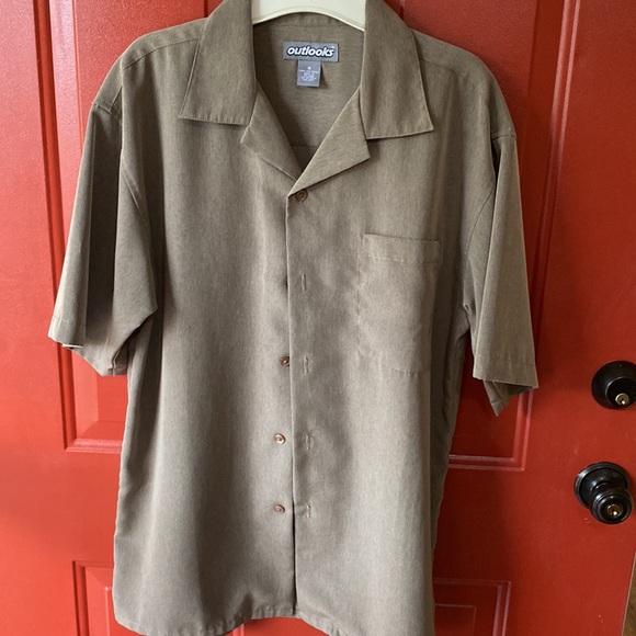 Set 2 Men’s button shirts Size Medium 1-Outlook khaki green/1- Chaps blue print - Picture 5 of 8